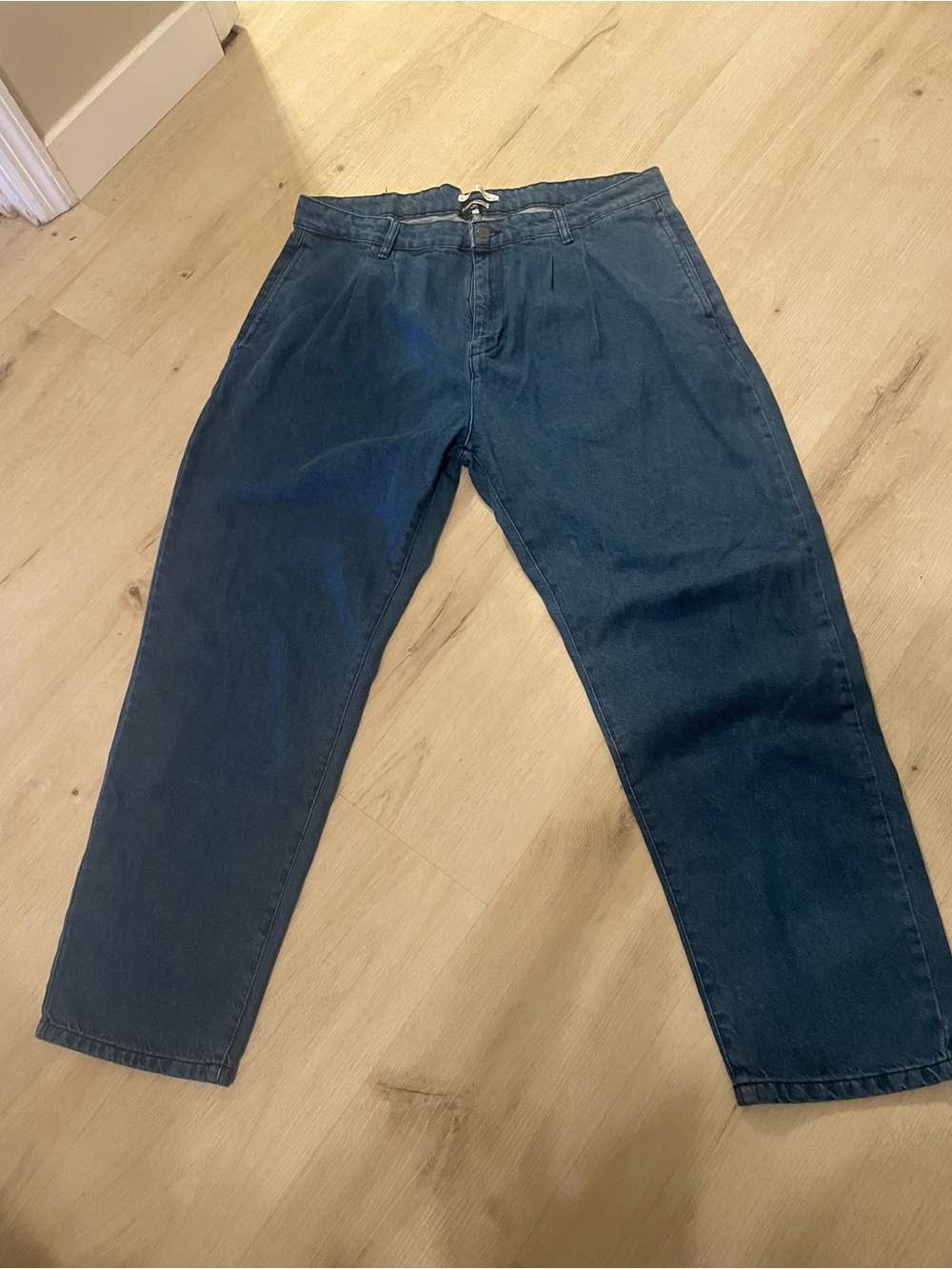 Relaxed Fit Women's Jeans in Dark Blue